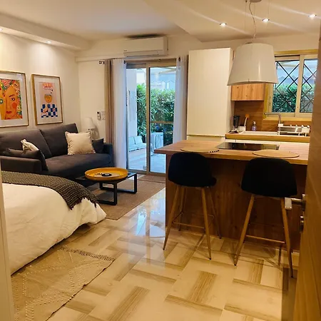 Апартаменты New Studio, Patio, Steps From La Croisette *
