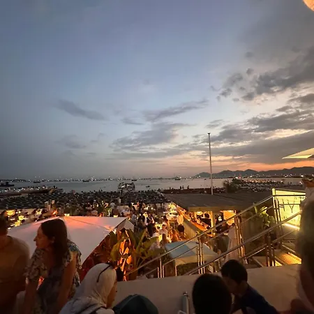 アパート New Studio, Patio, Steps From La Croisette