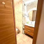 New Studio, Patio, Steps From La Croisette