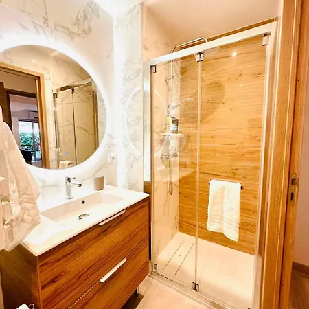 New Studio, Patio, Steps From La Croisette * Κάννες