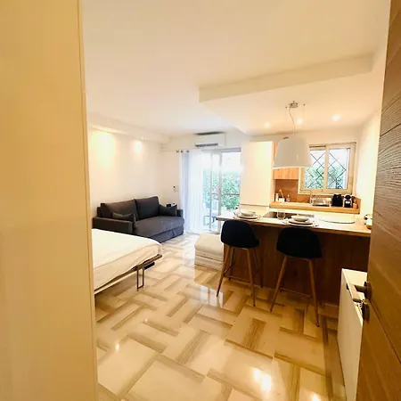 New Studio, Patio, Steps From La Croisette شقة *