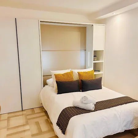 New Studio, Patio, Steps From La Croisette