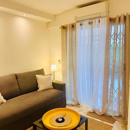 New Studio, Patio, Steps From La Croisette * كان