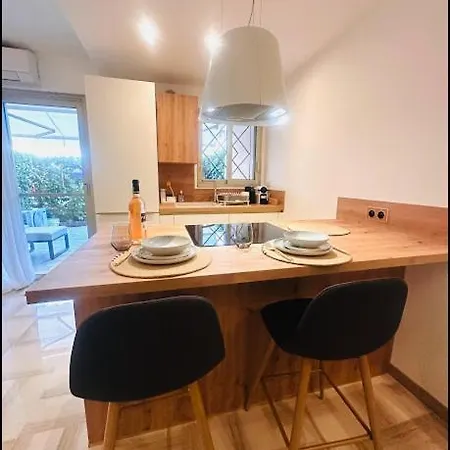 Appartement New Studio, Patio, Steps From La Croisette *