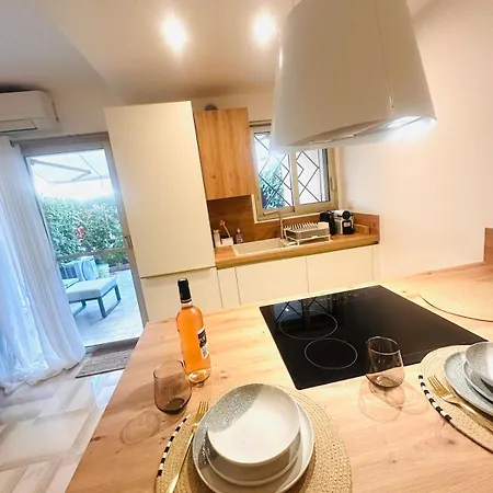 Appartement New Studio, Patio, Steps From La Croisette Cannes