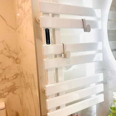 Appartement New Studio, Patio, Steps From La Croisette