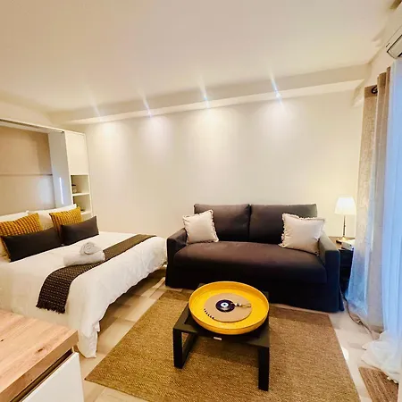 New Studio, Patio, Steps From La Croisette *