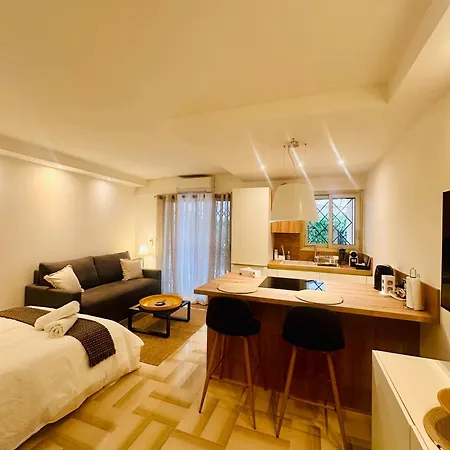 New Studio, Patio, Steps From La Croisette * Cannes