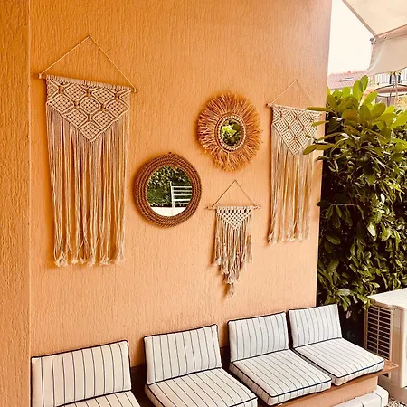 New Studio, Patio, Steps From La Croisette