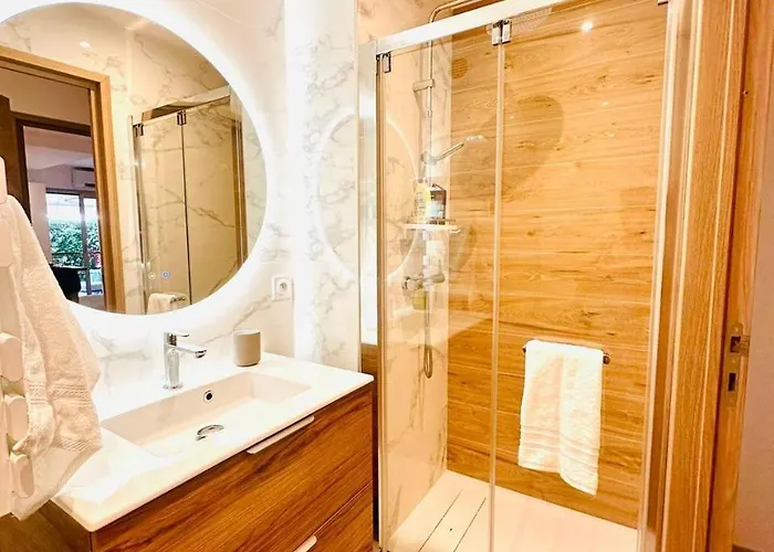 New Studio, Patio, Steps From La Croisette * קאן