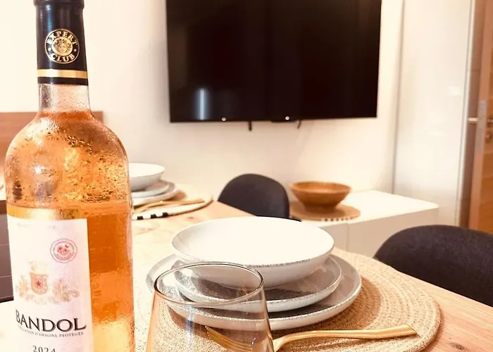 New Studio, Patio, Steps From La Croisette דירה *